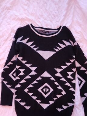 Geometric Black & White Crewneck Sweater